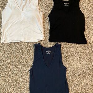 Set of Three Wall Flower V-Neck Crop Tank Tops Women’s Size S/M